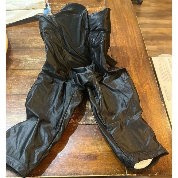 "Cramer 7-Pad Football Pants, High-Impact Hip, Tailbone, Thigh & Knee Pads - Picture 3 of 6